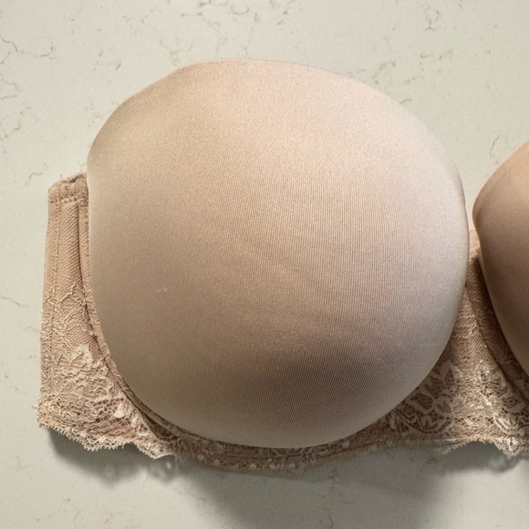 Torrid 40DDD Nude Underwire Strapless Bra Lace Detail - Picture 3 of 11